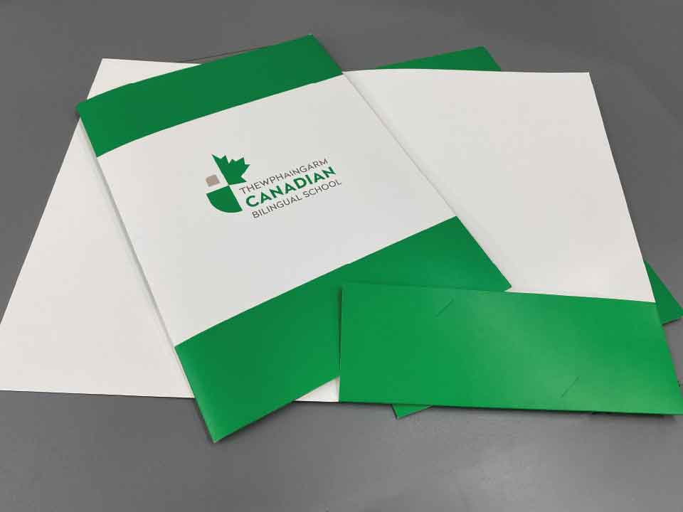 แฟ้มกระดาษอ่อนพร้อมพิมพ์สี ดีไซน์สวยงาม เหมาะสำหรับการจัดเก็บเอกสาร